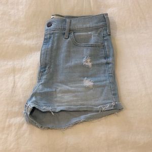 Hollister High Waisted Denim Shorts☀️🌊